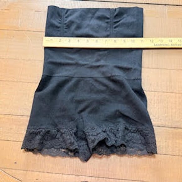 NWOT Black High-Waist Shapewear Shorts with Lace Trim Tummy Control Size XL - Picture 6 of 7
